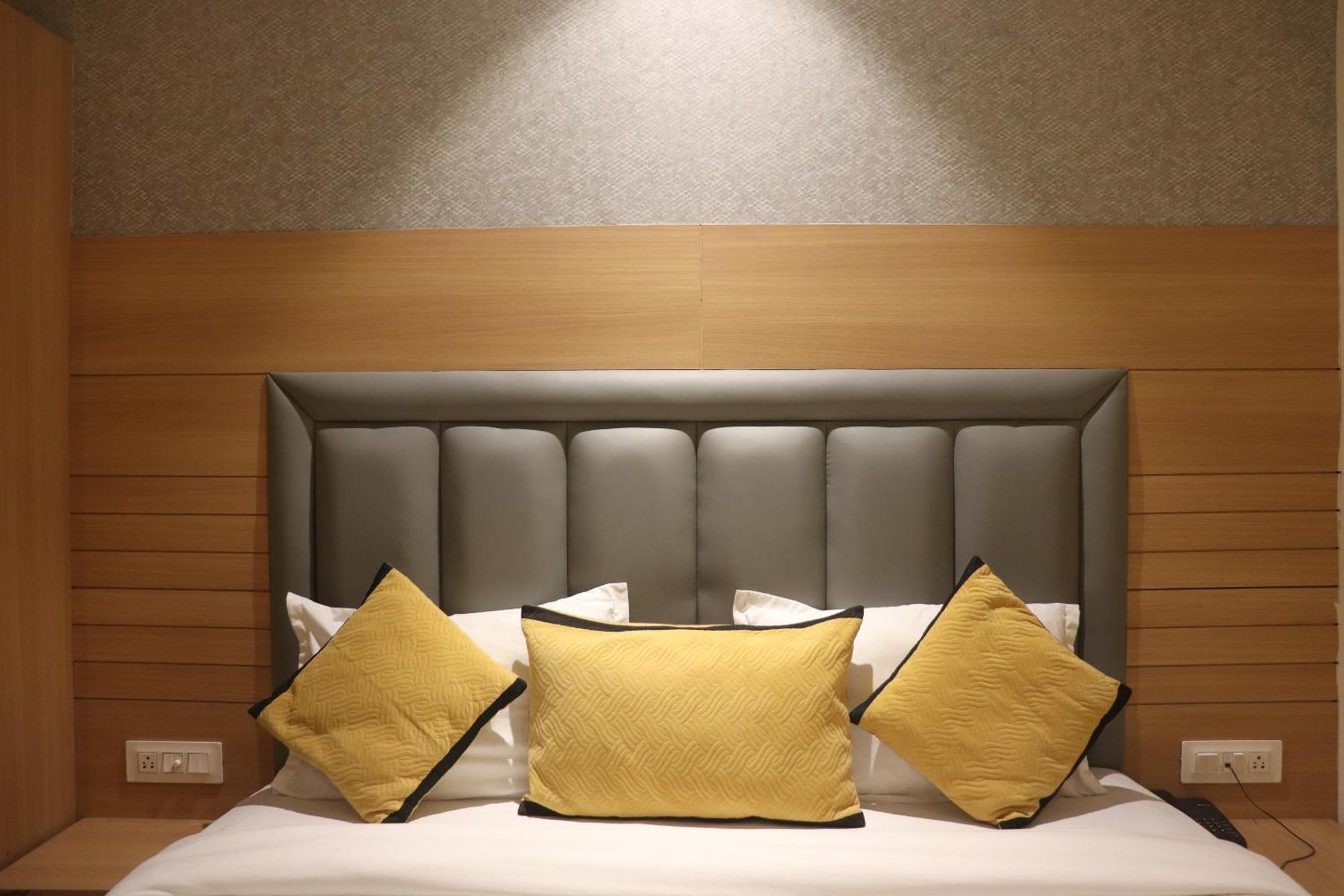 Dream Land Hotel 3*