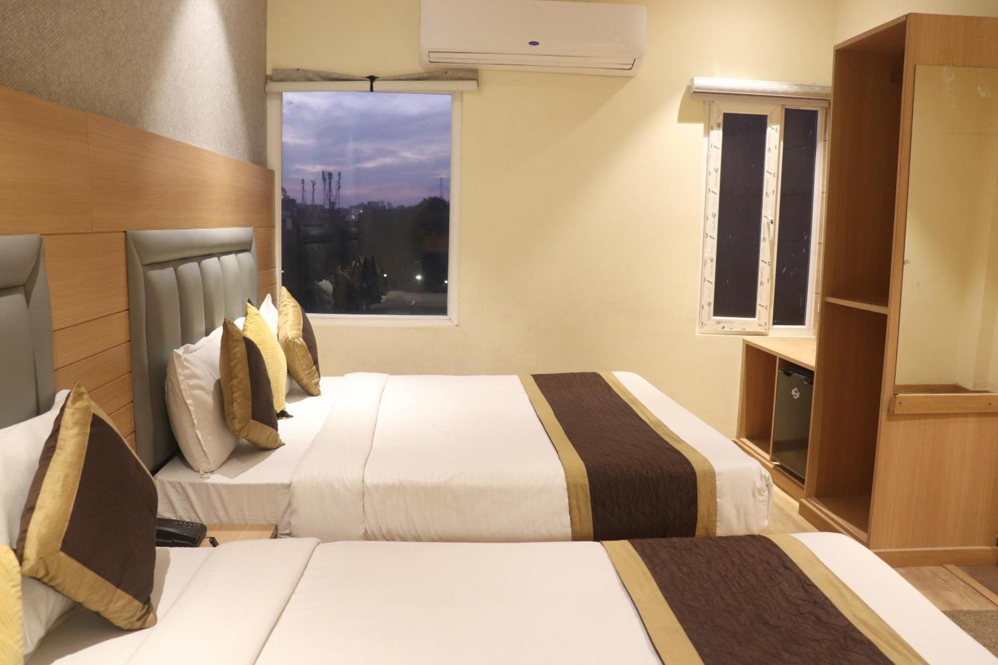 Dream Land Hotel